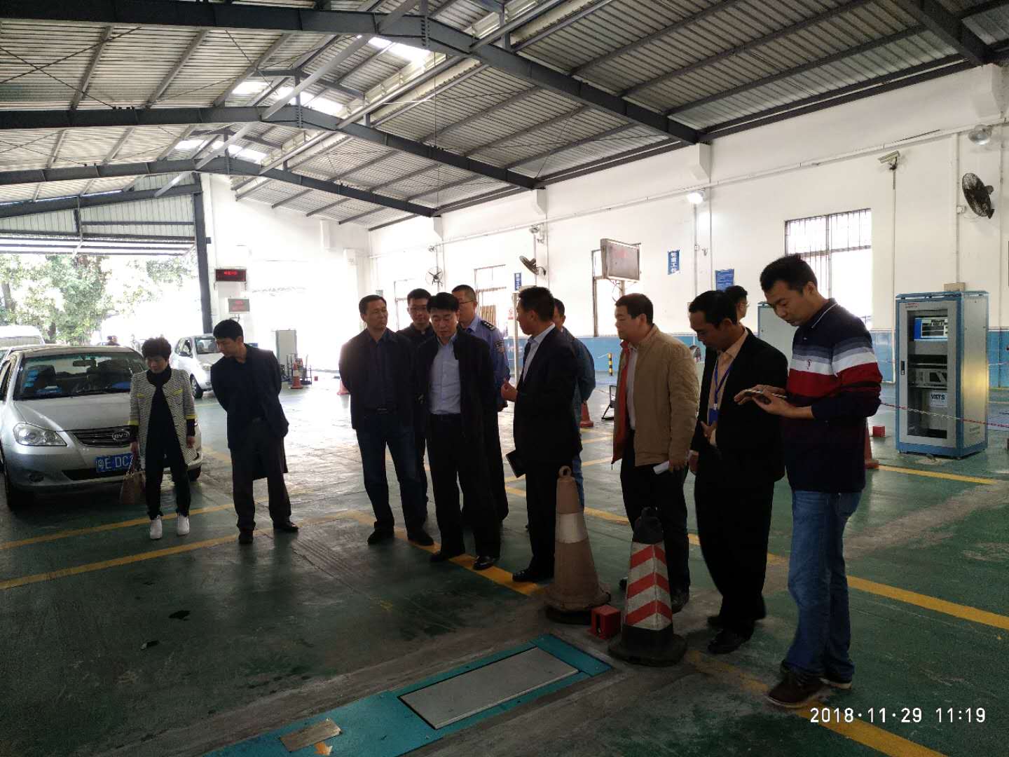 廣東省公安廳車(chē)管處汪春洋副處長(cháng)蒞臨我司三檢合一改造的檢測站指導工作