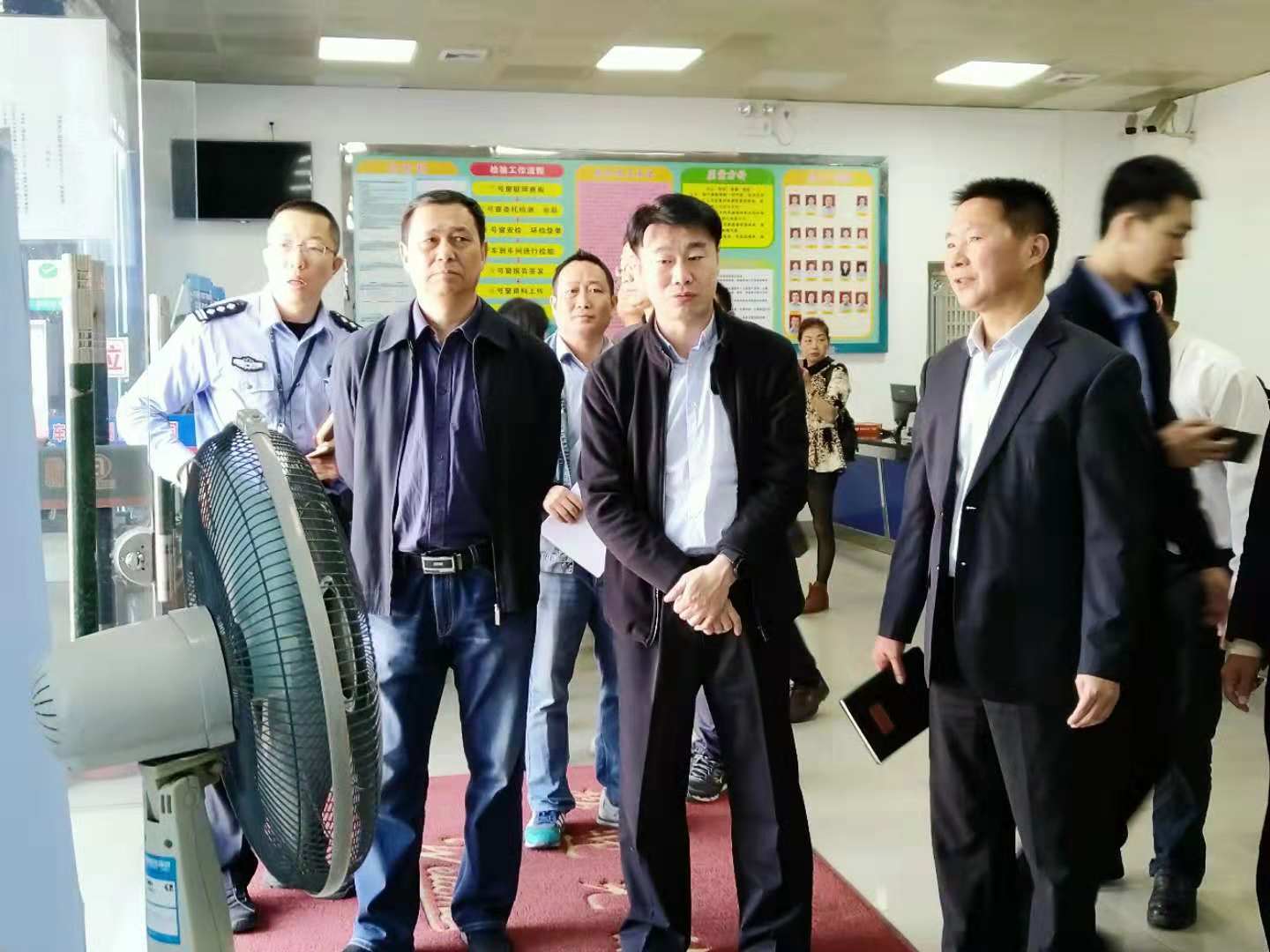廣東省公安廳車(chē)管處汪春洋副處長(cháng)蒞臨我司三檢合一改造的檢測站指導工作